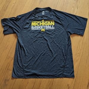 Men's Navy Michigan Basketball Lightweight Tee Size L